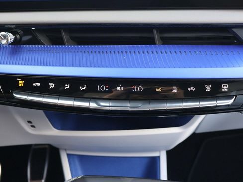 New 2026 Cadillac Optiq Luxury 1 image 26