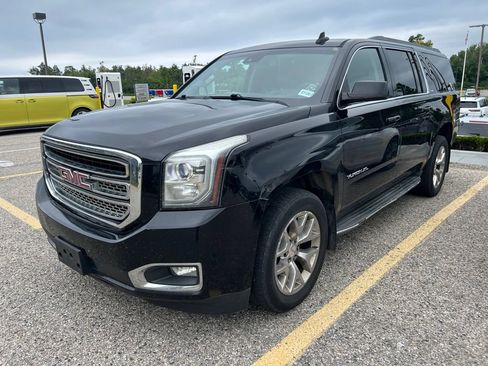 Used 2016 GMC Yukon XL SLT w/ Open Road Package AWD/4WD image 2