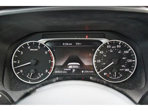 Used 2022 Nissan Rogue SV image 10