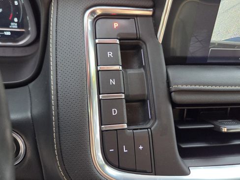 Certified 2023 GMC Yukon SLT AWD/4WD image 32