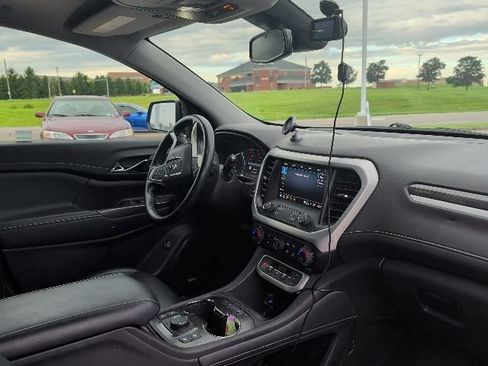 Used 2023 GMC Acadia SLT w/ Elevation Edition FWD image 24