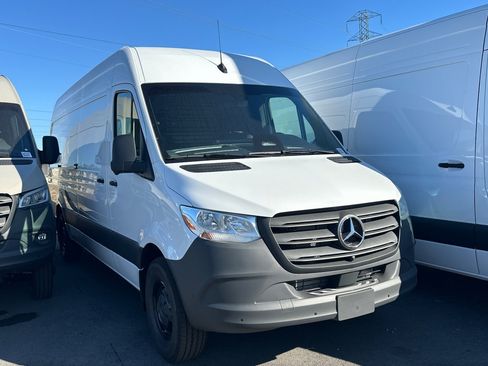New 2026 Mercedes-Benz Sprinter 2500 image 2