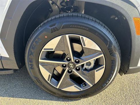 New 2025 Hyundai Tucson SEL image 12