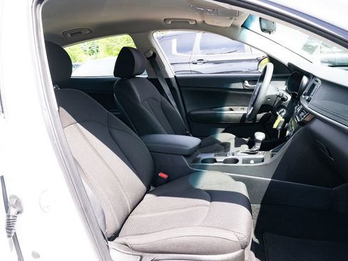 Used 2017 Kia Optima LX FWD image 24