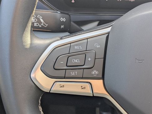 Used 2022 Volkswagen Taos SE image 27