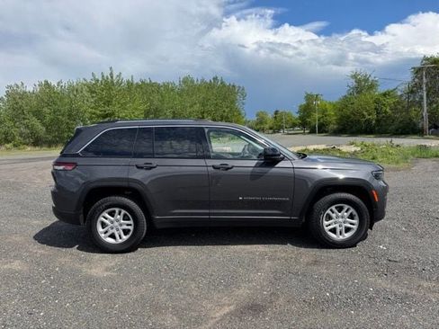 Certified 2023 Jeep Grand Cherokee Laredo image 6