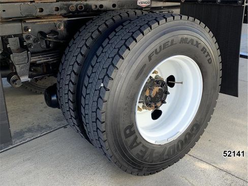 Used 2022 Ford F750 2WD Regular Cab Super Duty image 21