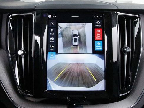 Certified 2025 Volvo XC60 B5 Plus AWD/4WD image 14