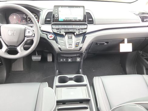New 2026 Honda Odyssey Touring image 14