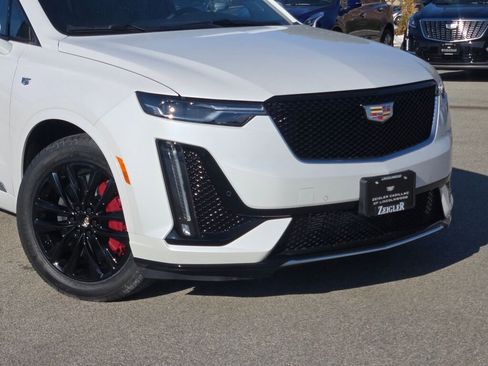 New 2025 Cadillac XT6 Sport image 2