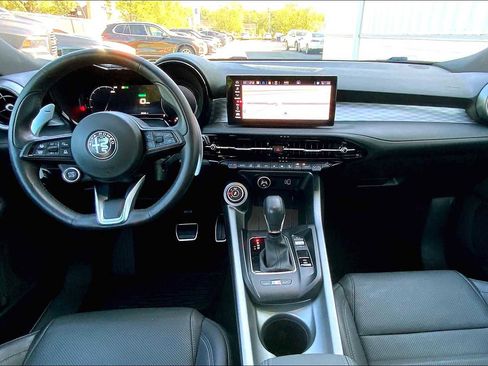 Used 2024 Alfa Romeo Tonale Veloce image 15