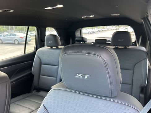 New 2025 Buick Enclave Sport Touring w/ Power Package image 13