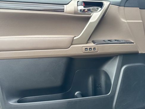 Used 2020 Lexus GX 460 Premium image 11