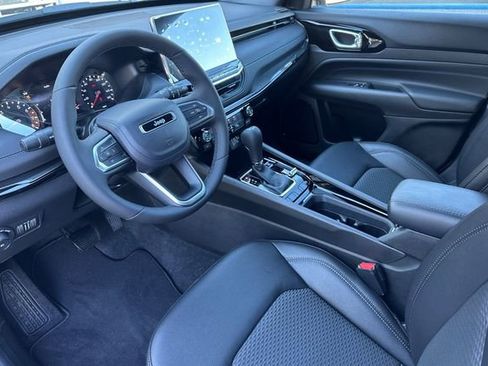 New 2026 Jeep Compass Latitude image 10