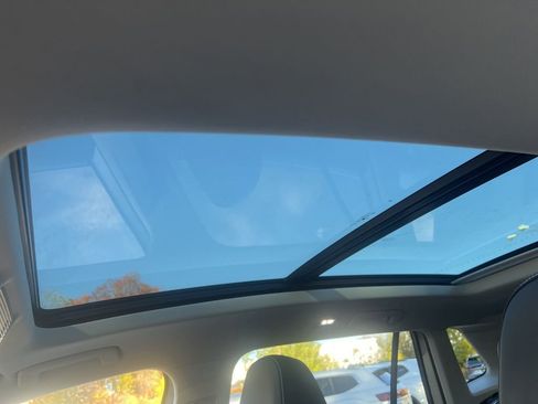 New 2026 Volkswagen Tiguan SE image 16