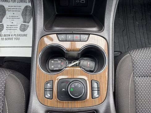 Used 2023 GMC Acadia SLE w/ Driver Convenience Package image 19