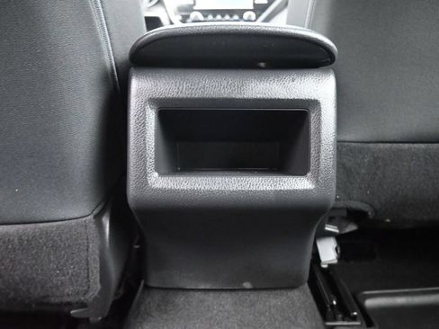 Used 2019 Toyota Camry LE FWD image 31