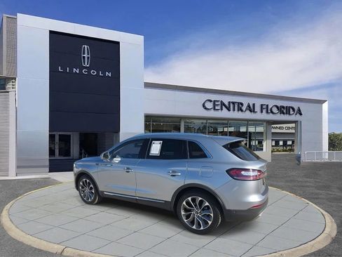 Used 2023 Lincoln Nautilus Reserve w/ Equipment Group 201A image 9