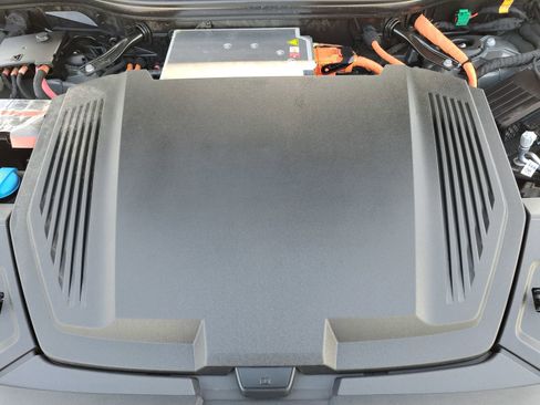 Used 2024 Audi Q8 e-tron Premium Plus w/ Premium Plus Package image 34