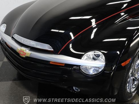 Used 2006 Chevrolet SSR w/ Preferred Equipment Group image 18