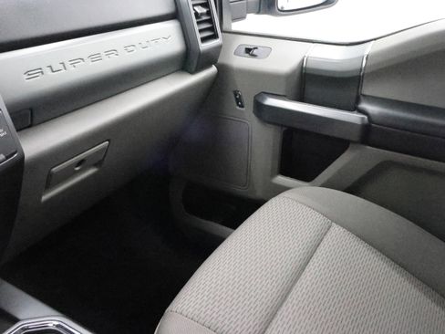 Used 2022 Ford F250 XLT w/ Black Appearance Package image 13