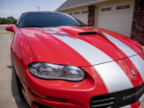 Used 2002 Chevrolet Camaro Z28 w/ SS Performance/Appearance Pkg RWD image 32