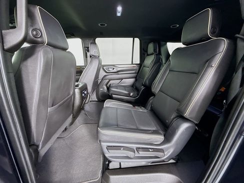 Used 2023 Chevrolet Suburban Premier image 25