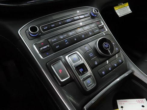 Used 2023 Hyundai Santa Fe Calligraphy FWD image 16