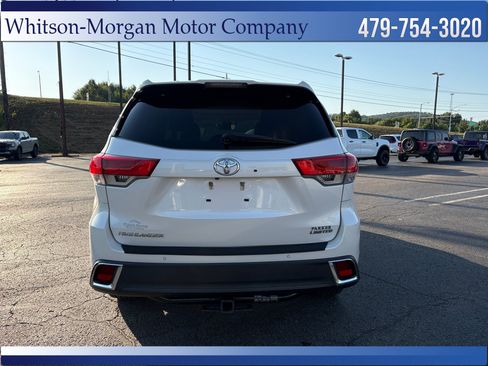 Used 2017 Toyota Highlander Limited Platinum FWD image 6