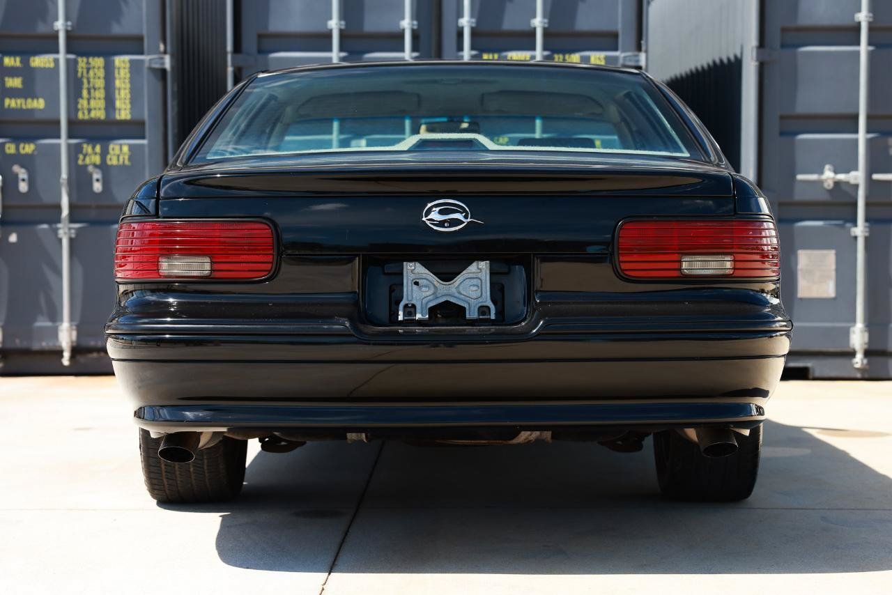 Used 1996 Chevrolet Caprice SS RWD image 7