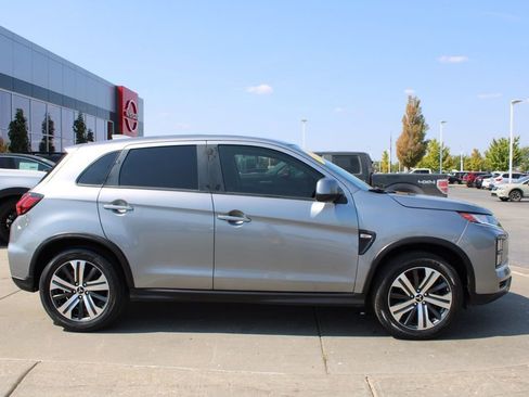 Used 2020 Mitsubishi Outlander Sport ES image 6