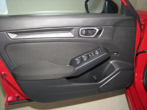 Certified 2025 Honda Civic Sport image 10
