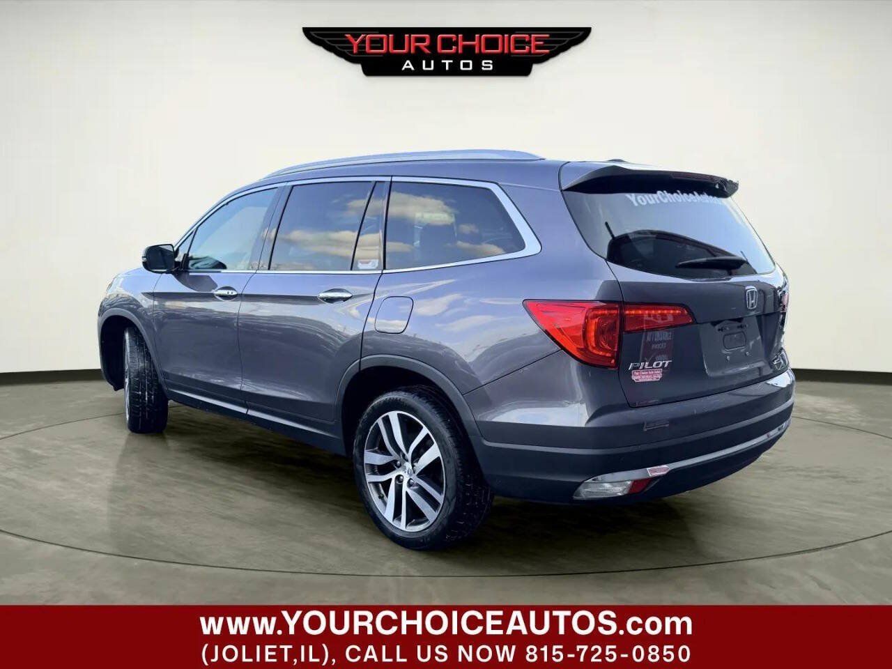Used 2018 Honda Pilot Touring image 3