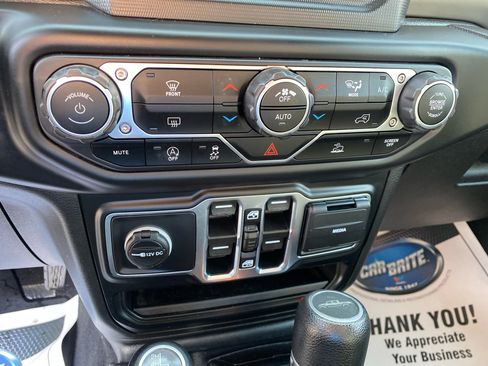 Used 2021 Jeep Gladiator Sport image 20