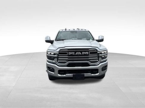 Used 2025 RAM 3500 Laramie AWD/4WD image 2