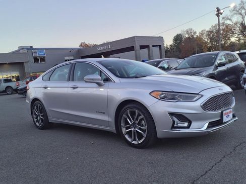 Used 2019 Ford Fusion Titanium image 23