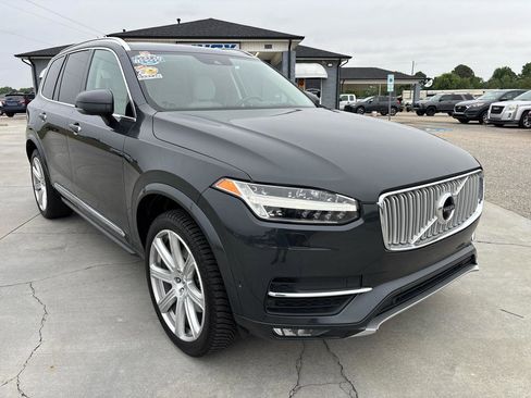 Used 2017 Volvo XC90 T6 Inscription w/ Vision Package AWD/4WD image 2