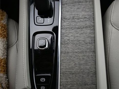 Used 2023 Volvo XC90 B6 Plus w/ Protection Package image 10