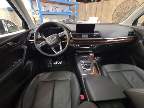 Used 2018 Audi Q5 2.0T Premium Plus w/ Premium Plus Package AWD/4WD image 4