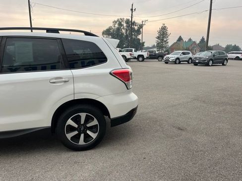 Used 2018 Subaru Forester 2.5i Premium AWD/4WD image 8