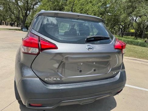 Used 2019 Nissan Kicks SV image 13