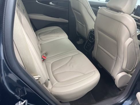 Certified 2022 Lincoln Nautilus Reserve image 22