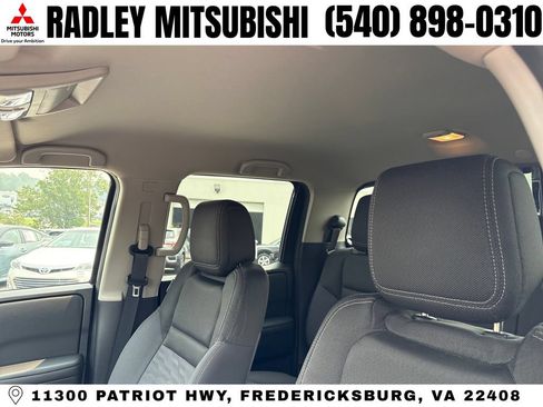 Used 2023 Nissan Frontier SV w/ SV Convenience Package AWD/4WD image 2