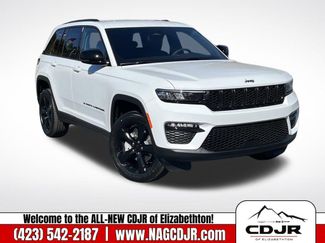 New 2025 Jeep Grand Cherokee Limited w/ Black Appearance Package 360° Tour
