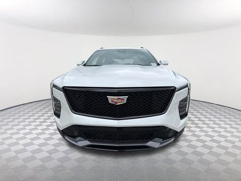 Used 2024 Cadillac XT4 Sport FWD image 2