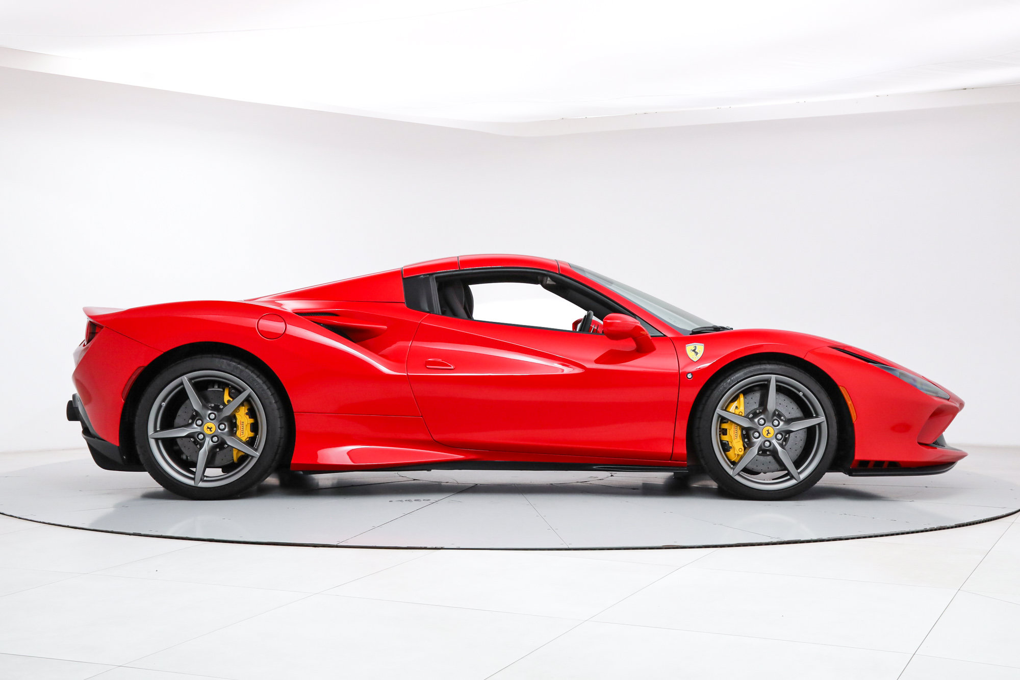 Certified 2023 Ferrari F8 Tributo RWD image 7
