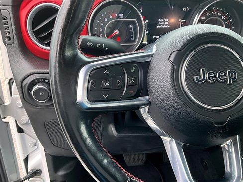 Used 2021 Jeep Wrangler Unlimited Rubicon AWD/4WD image 11