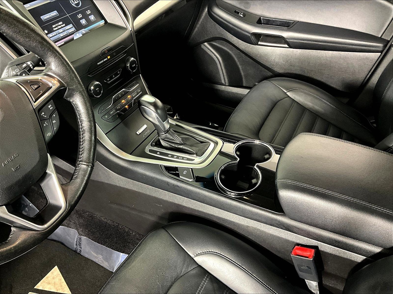 Used 2015 Ford Edge SEL w/ Equipment Group 201A AWD/4WD image 17