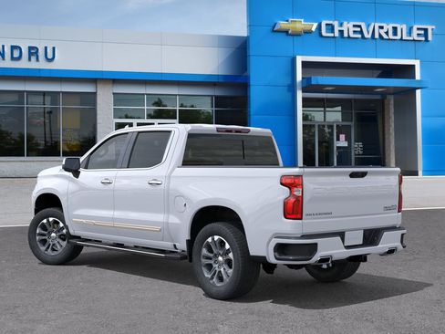 New 2026 Chevrolet Silverado 1500 High Country w/ Technology Package AWD/4WD image 3