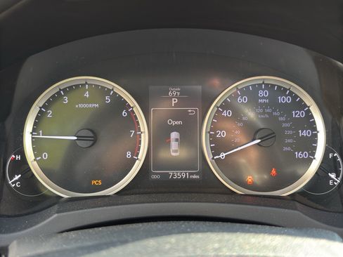 Used 2016 Lexus IS 200t RWD image 21